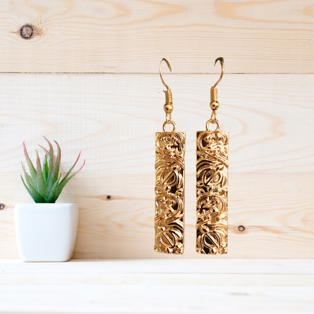 Women’s Gold Earring